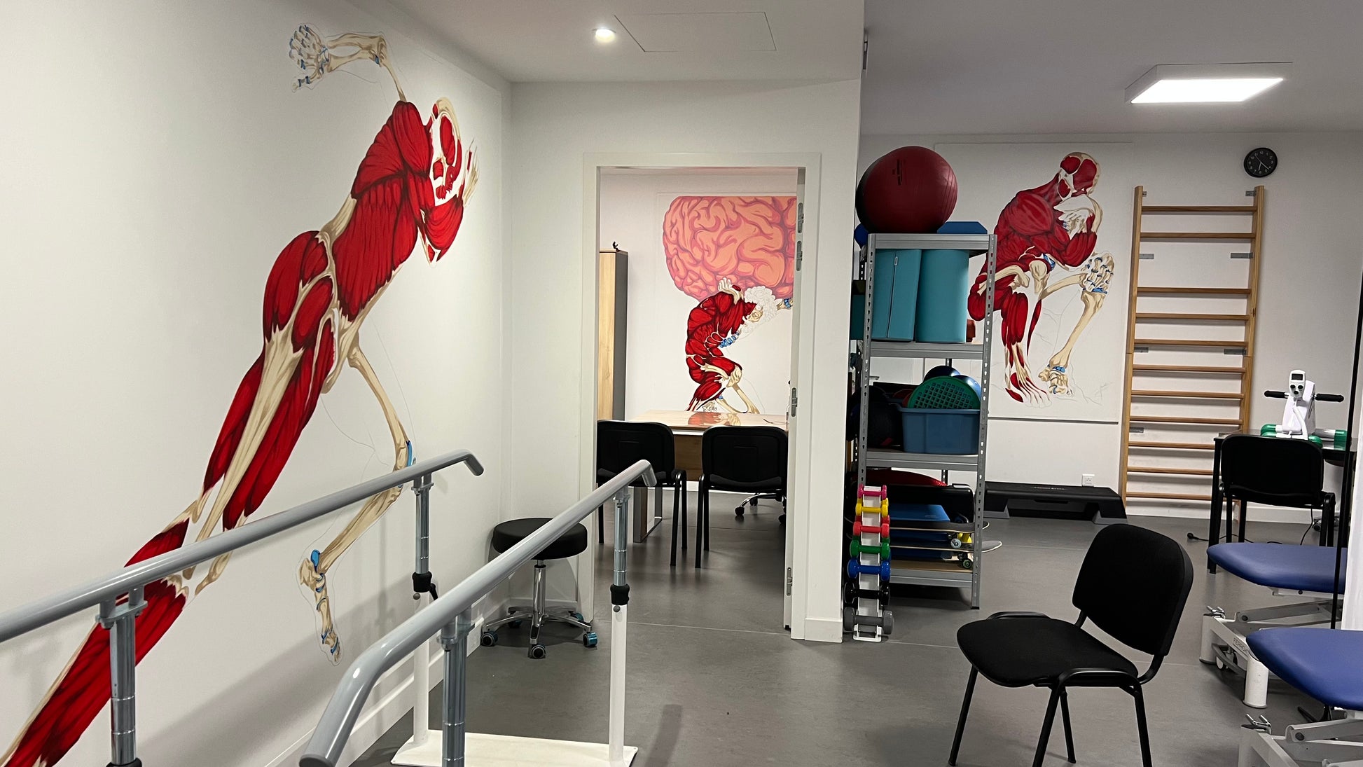 Décoration cabinet kinésithérapie Chelles - Sébastien Attali - Sumanthiran Sulogenan,